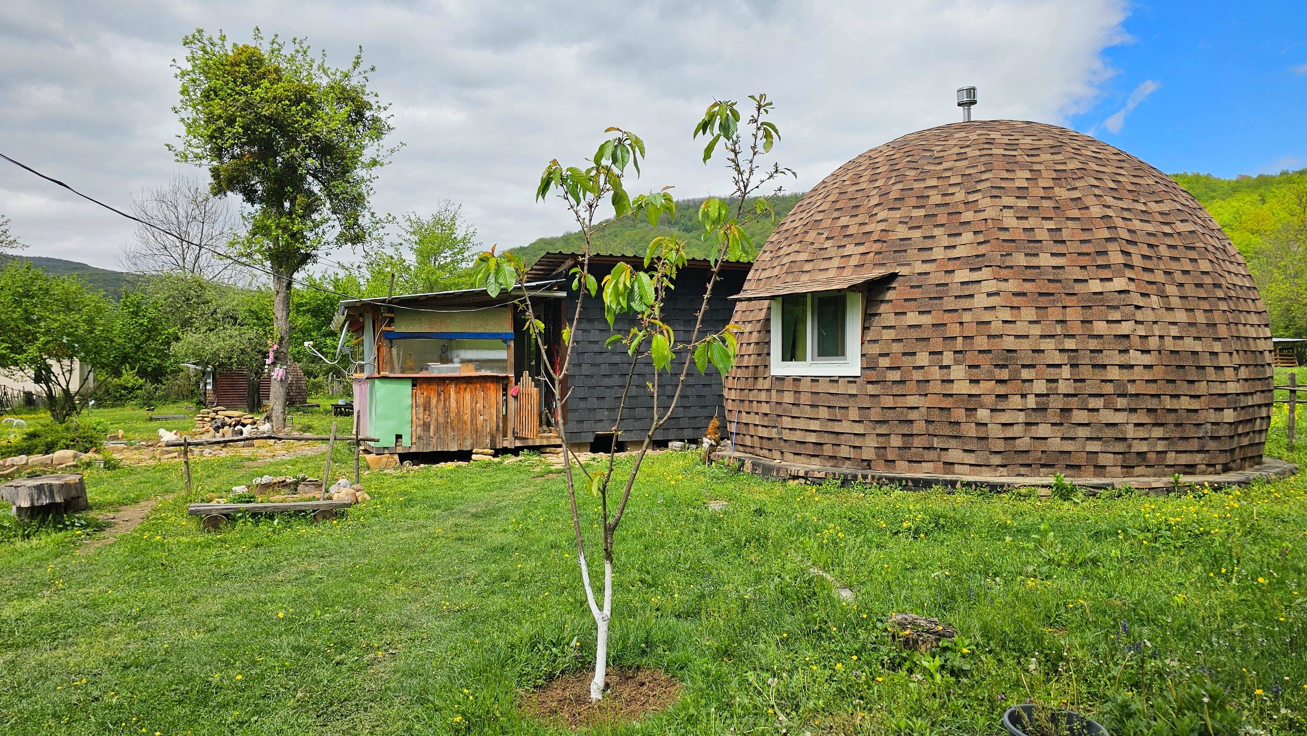 off-grid homesteading luxury dome home in nature